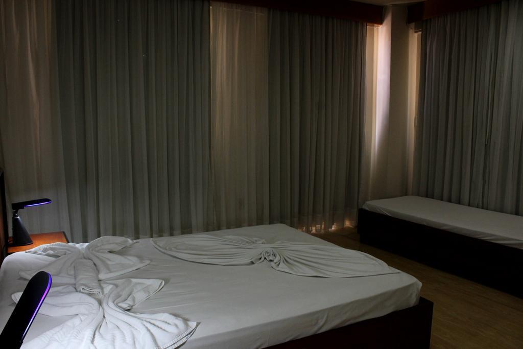 Geneviee Palace Hotel Ponta Grossa  Bagian luar foto